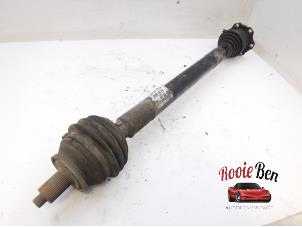 Used Front drive shaft, right Volkswagen Polo IV (9N1/2/3) 1.4 16V Price € 50,00 Margin scheme offered by Rooie Ben autodemontage