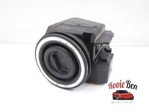Used Ignition switch Mercedes E (W210) 2.2 E-220D 16V Price € 40,00 Margin scheme offered by Rooie Ben autodemontage