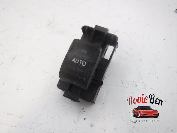Electric window switch from a Toyota Prius (ZVW3) 1.8 16V 2010