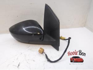 Used Wing mirror, right Volkswagen Polo V (6R) 1.4 GTI 16V Price on request offered by Rooie Ben autodemontage