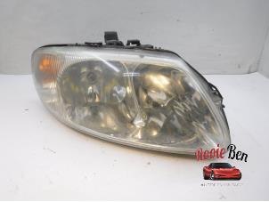 Used Headlight, right Dodge Ram Van 2.5 CRD Kat. Price on request offered by Rooie Ben autodemontage