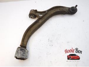 Used Front lower wishbone, right Chrysler Voyager/Grand Voyager (RG) 2.8 CRD 16V Grand Voyager Price on request offered by Rooie Ben autodemontage