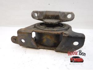 Motorlager van een Chrysler Voyager/Grand Voyager (RG/RS) 2.8 CRD 16V Grand Voyager 2006