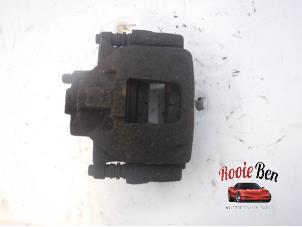 Used Front brake calliper, right Dodge Nitro 2.8 CRD 16V 4x4 Price on request offered by Rooie Ben autodemontage