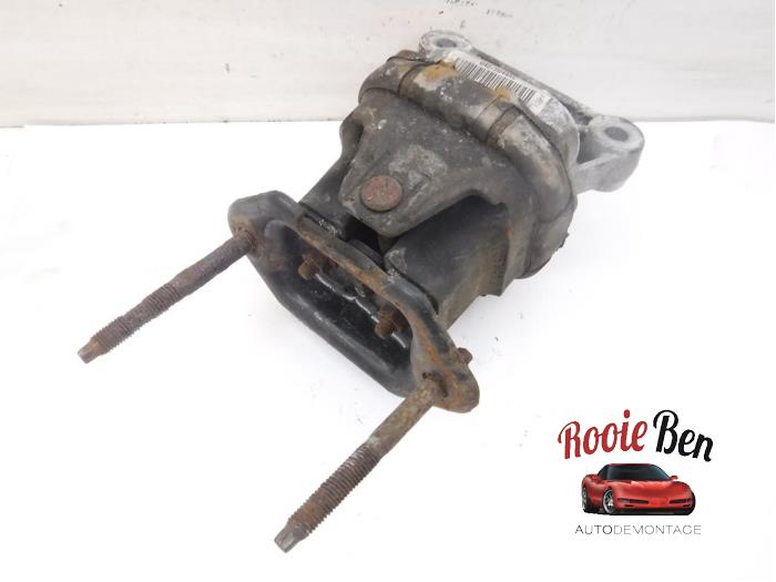 Used Engine mount Chrysler 300 C 2.7 V6 24V Price € 25,00 Margin scheme offered by Rooie Ben autodemontage