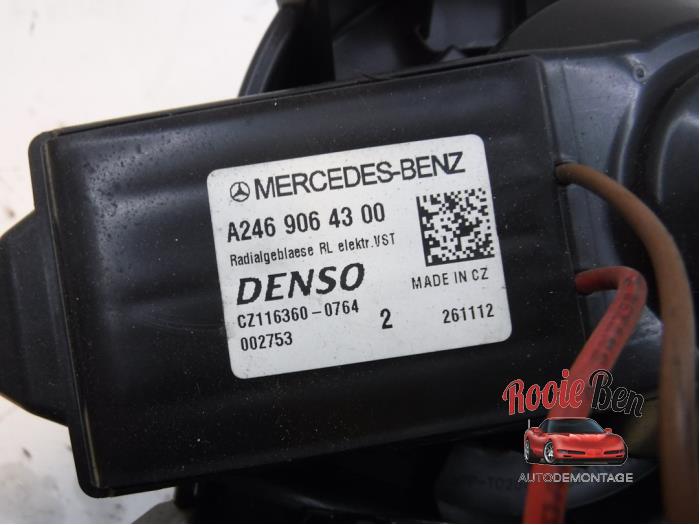 Motor de ventilador de calefactor de un Mercedes-Benz A (W176) 1.5 A-180 CDI, A-180d 16V 2014