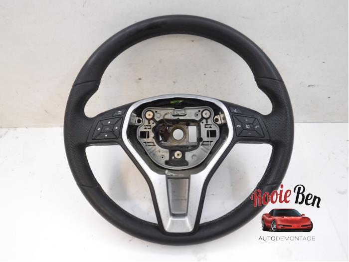 Steering wheel from a Mercedes-Benz A (W176) 1.5 A-180 CDI, A-180d 16V 2014