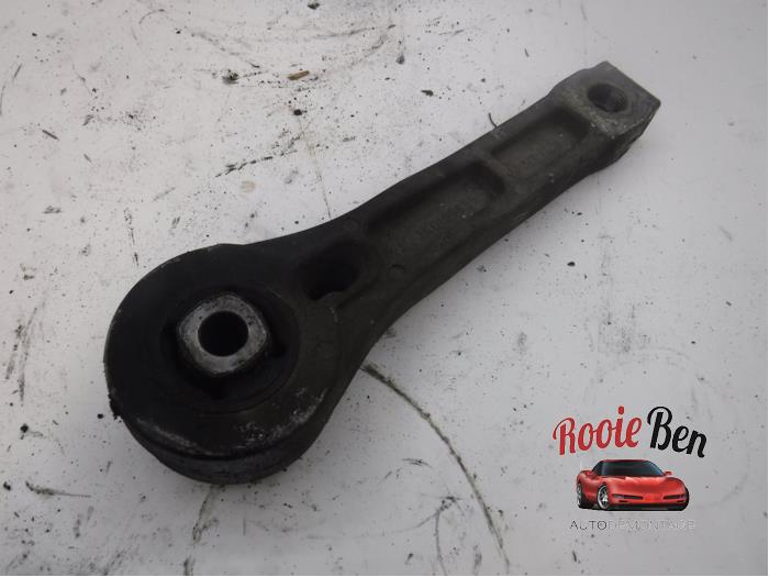 Usagé Support moteur Volkswagen Caddy III (2KA,2KH,2CA,2CH) 2.0 SDI Prix € 25,00 Règlement à la marge proposé par Rooie Ben autodemontage