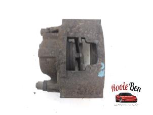 Used Front brake calliper, right Dodge Ram 3500 (BR/BE) 5.2 1500 4x2 Kat. Price on request offered by Rooie Ben autodemontage