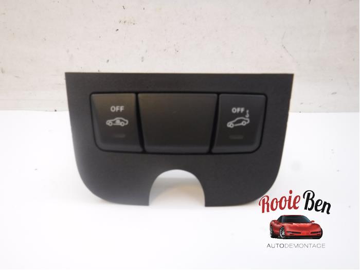 Usagé Commodo Mercedes A (W176) 1.5 A-180 CDI, A-180d 16V Prix € 20,00 Règlement à la marge proposé par Rooie Ben autodemontage