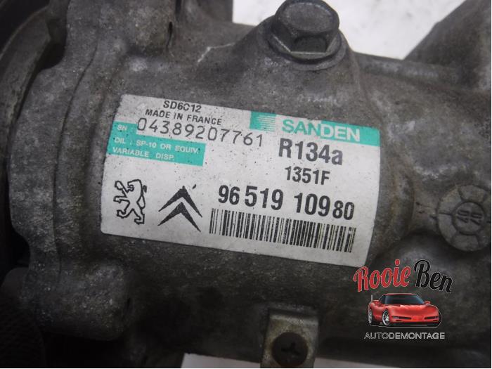 Air conditioning pump from a Citroën C4 Berline (LC) 1.6 16V 2007