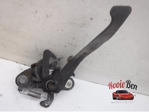 Used Bonnet lock mechanism Citroen C4 Berline (LC) 1.6 16V Price on request offered by Rooie Ben autodemontage