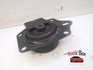 Used Gearbox mount Chrysler Neon II 2.0 16V LE,SE,CS,Sport Price on request offered by Rooie Ben autodemontage