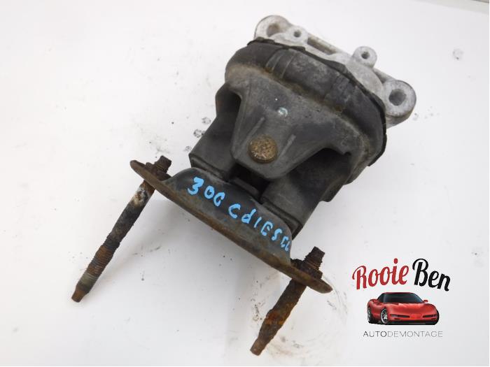 Engine mount from a Chrysler 300 C Touring 3.0 CRD 24V 2006