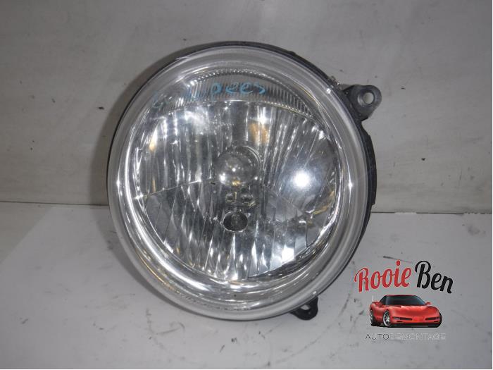 Używane Reflektor prawy Jeep Cherokee/Liberty (KJ) 3.7 V6 24V Cena € 50,00 Procedura marży oferowane przez Rooie Ben autodemontage