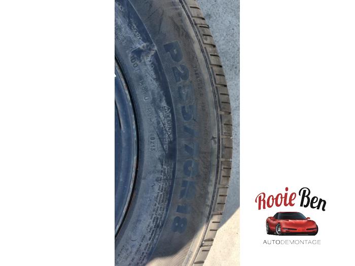 Wheel + winter tyre from a Toyota Tundra 4.6 V8 32V VVT-I 2017