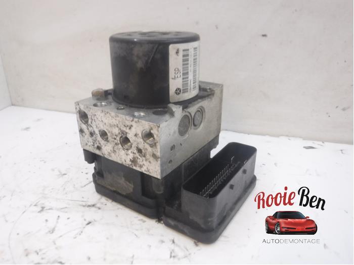 Usagé Bloc ABS Chrysler Voyager/Grand Voyager (RT) 2.8 CRD 16V Grand Voyager Prix € 250,00 Règlement à la marge proposé par Rooie Ben autodemontage