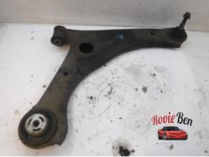 Used Front lower wishbone, right Chrysler Voyager/Grand Voyager (RT) 2.8 CRD 16V Grand Voyager Price on request offered by Rooie Ben autodemontage