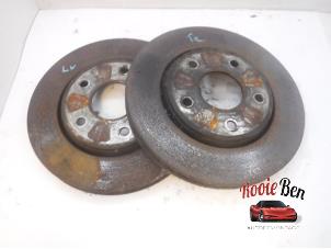 Used Front brake disc Chrysler Voyager/Grand Voyager (RT) 2.8 CRD 16V Grand Voyager Price on request offered by Rooie Ben autodemontage