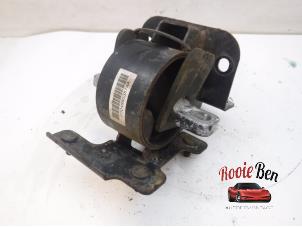 Used Engine mount Chrysler Voyager/Grand Voyager (RT) 2.8 CRD 16V Grand Voyager Price on request offered by Rooie Ben autodemontage