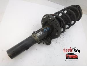 Used Front shock absorber rod, right Volkswagen Polo IV (9N1/2/3) 1.4 TDI 75 Price € 30,00 Margin scheme offered by Rooie Ben autodemontage