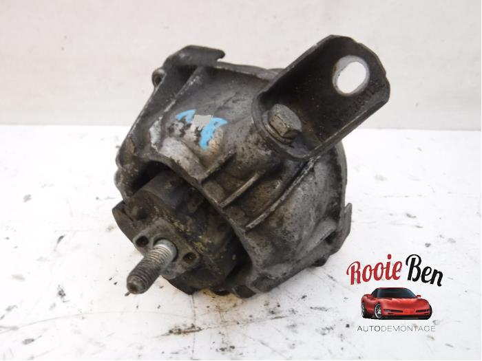 Used Engine mount BMW 3 serie (E92) 330d 24V Price € 15,00 Margin scheme offered by Rooie Ben autodemontage