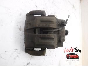 Used Rear brake calliper, right BMW 3 serie Touring (E91) 318d 16V Price on request offered by Rooie Ben autodemontage