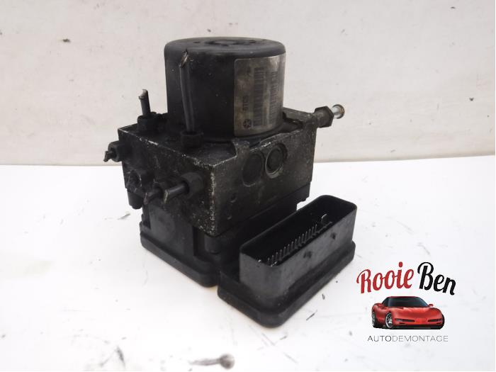Używane Pompa ABS Chrysler Voyager/Grand Voyager (RG/RS) 2.8 CRD 16V Autom. (Dodge Ram Van) Cena € 100,00 Procedura marży oferowane przez Rooie Ben autodemontage