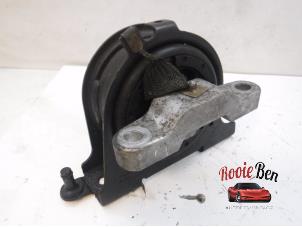 Used Engine mount Chrysler Voyager/Grand Voyager (RG) 2.8 CRD 16V Autom. (Dodge Ram Van) Price on request offered by Rooie Ben autodemontage