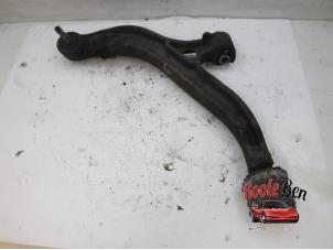 Used Front lower wishbone, left Chrysler Voyager/Grand Voyager (RG) 2.8 CRD 16V Autom. (Dodge Ram Van) Price on request offered by Rooie Ben autodemontage