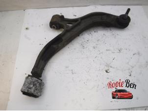 Used Front lower wishbone, right Chrysler Voyager/Grand Voyager (RG) 2.8 CRD 16V Autom. (Dodge Ram Van) Price on request offered by Rooie Ben autodemontage