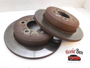 Used Rear brake disc Chrysler Voyager/Grand Voyager (RG) 2.8 CRD 16V Autom. (Dodge Ram Van) Price on request offered by Rooie Ben autodemontage