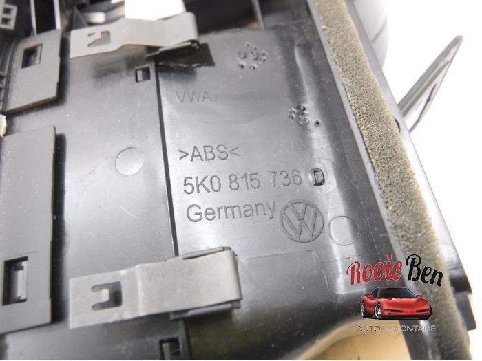 Kratka wentylacyjna deski rozdzielczej z Volkswagen Golf VI (5K1) 1.4 16V 2010