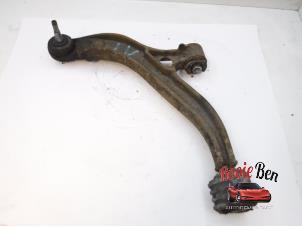 Used Front lower wishbone, left Chrysler Voyager/Grand Voyager (RG) 2.5 CRD 16V Grand Voyager Price on request offered by Rooie Ben autodemontage