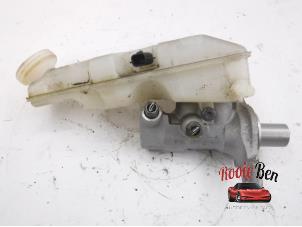 Used Master cylinder Renault Clio IV (5R) 0.9 Energy TCE 90 12V Price on request offered by Rooie Ben autodemontage