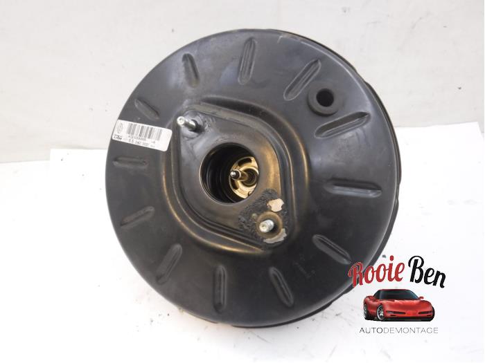 Usagé Servo frein Renault Clio IV (5R) 0.9 Energy TCE 90 12V Prix € 50,00 Règlement à la marge proposé par Rooie Ben autodemontage