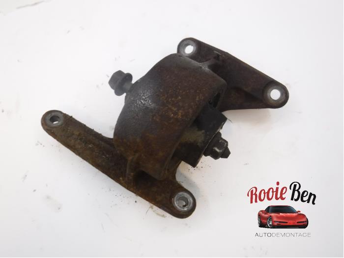 Used Engine mount Jeep Cherokee/Liberty (KJ) 3.7 V6 24V Price € 25,00 Margin scheme offered by Rooie Ben autodemontage