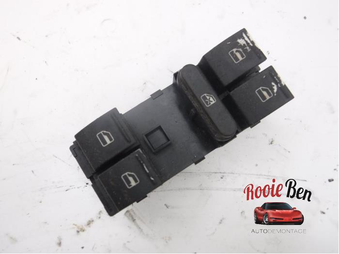 Usados Interruptor combinado de ventanillas Volkswagen Touran (1T1/T2) 1.9 TDI 105 Euro 3 Precio € 25,00 Norma de margen ofrecido por Rooie Ben autodemontage
