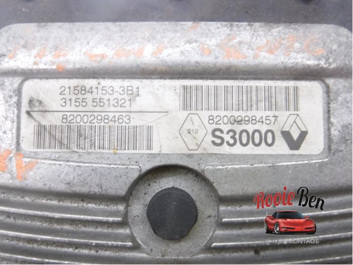 Ordinateur gestion moteur d'un Renault Megane II (BM/CM) 1.6 16V 2004