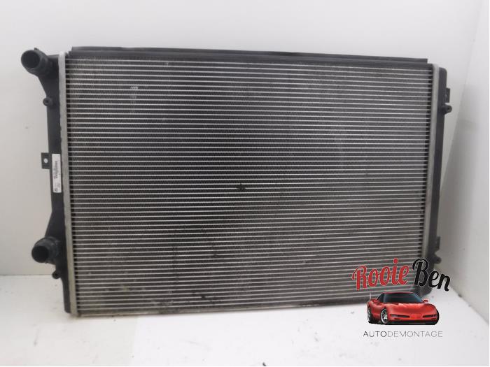 Usagé Radiateur Volkswagen Touran (1T1/T2) 1.9 TDI 105 Euro 3 Prix € 25,00 Règlement à la marge proposé par Rooie Ben autodemontage