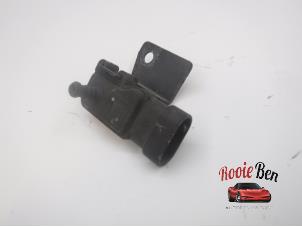 Used Mapping sensor (intake manifold) Chevrolet Alero 2.4 16V SA,SB,SC Price on request offered by Rooie Ben autodemontage