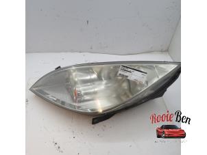 Used Headlight, left Mitsubishi Colt (Z2/Z3) 1.5 DI-D 12V HP Price on request offered by Rooie Ben autodemontage