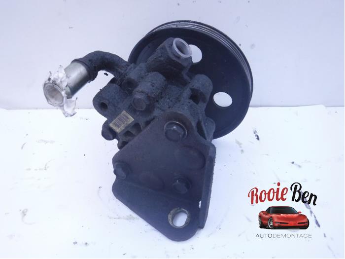 Usagé Pompe de direction Chrysler Voyager/Grand Voyager (RG/RS) 2.5 CRD 16V Prix € 40,00 Règlement à la marge proposé par Rooie Ben autodemontage