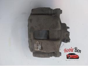 Used Front brake calliper, left Peugeot 307 (3A/C/D) 1.6 16V Price € 25,00 Margin scheme offered by Rooie Ben autodemontage