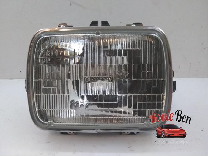 Używane Reflektor prawy Chevrolet Corvette (C4) 5.7 TPI Cena € 30,25 Z VAT oferowane przez Rooie Ben autodemontage