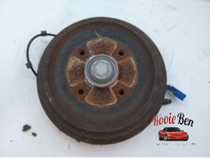 Used Rear hub Peugeot 207/207+ (WA/WC/WM) 1.4 Price on request offered by Rooie Ben autodemontage