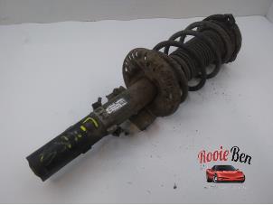 Used Front shock absorber rod, left Volkswagen Polo Fun 1.4 TDI Price € 30,00 Margin scheme offered by Rooie Ben autodemontage