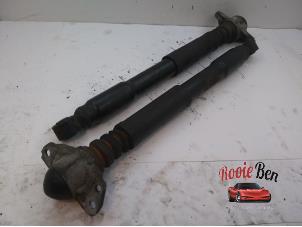 Used Shock absorber kit Volkswagen Touran (1T3) 2.0 TDI 16V 140 Price on request offered by Rooie Ben autodemontage