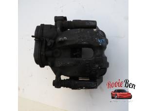 Used Rear brake calliper, right BMW 5 serie (F10) 535d 24V Price on request offered by Rooie Ben autodemontage