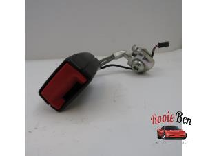 Used Rear seatbelt buckle, left BMW 5 serie (F10) 535d 24V Price on request offered by Rooie Ben autodemontage